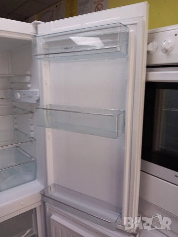 Комбиниран хладилник с фризер Миеле Miele 55см широк с две години гаранция!, снимка 4 - Хладилници - 52544009