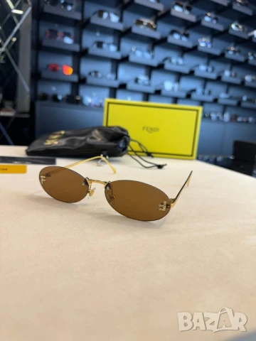 очила с черен обикновен калъф fendi miu miu , снимка 11 - Слънчеви и диоптрични очила - 50592874