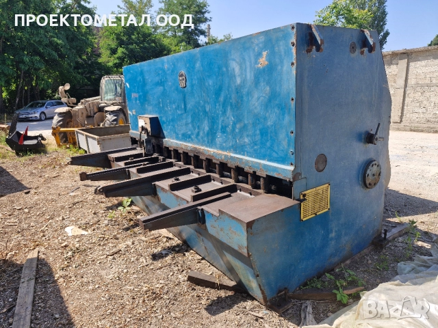 Продаваме гилотина 3050х12