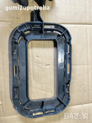 Десен Държач ЗАдна Броня 7P5807772 Porsche Cayenne 3.0D 92A/2012г, снимка 2 - Части - 53850094