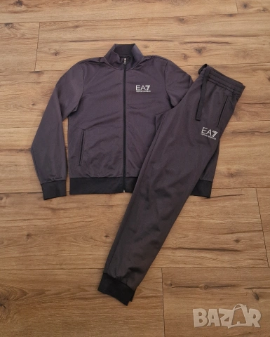 Страхотен мъжки екип ARMANI EXCHANGE размер М , снимка 5 - Спортни дрехи, екипи - 53633357