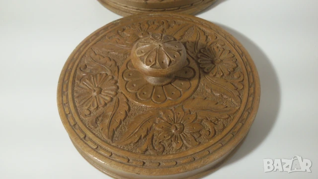 Кръгла дървена кутийка с кръгли отделения, снимка 3 - Антикварни и старинни предмети - 51005866