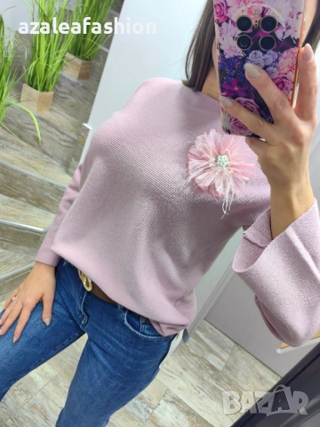 Дамски пуловер с брошка, снимка 2 - Блузи с дълъг ръкав и пуловери - 52709276