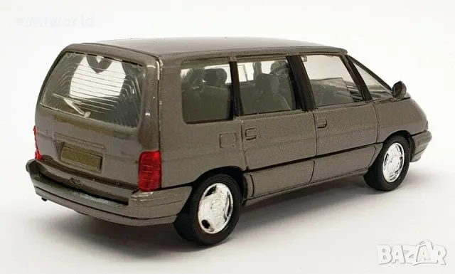 RENAULT ESPACE II 1992 - мащаб 1:43 на Solido нов в блистер, снимка 2 - Колекции - 49560420