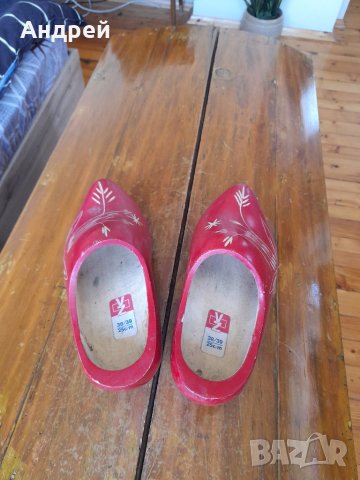 Стари дървени обувки, снимка 3 - Антикварни и старинни предмети - 41065729