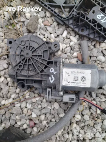 Моторче , предно стъкло Volkswagen Up , 6RU.959.801