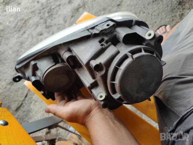 десен фар vw golf 5 hella, снимка 3 - Части - 51204757