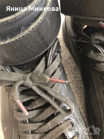 Дамски кецове Hugo Boss, естествена кожа, снимка 11 - Кецове - 51235616