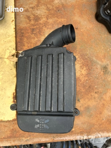 кутия въздушен филтър VW Seat Skoda Audi  1F0129607 1F0129620 1K0129610 , снимка 2 - Части - 51897655