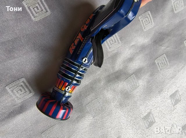 Тенекиена играчка, Лъчев пистолет, "Космически пистолет"JAPON Ray Gun, снимка 7 - Колекции - 50297350