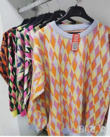 Цветен пуловер , снимка 2 - Блузи с дълъг ръкав и пуловери - 42427387