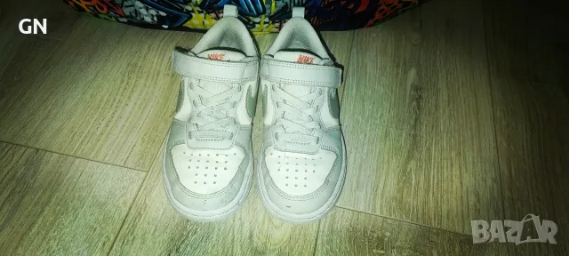 Кецове NIKE 28.5, снимка 2 - Детски маратонки - 55711346