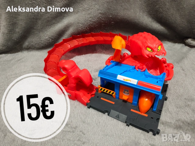 Продавам различни Hot Wheels писти, паркинг - цени на снимките, снимка 3 - Коли, камиони, мотори, писти - 53851390