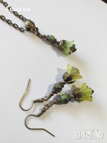 Красив комплект обици и колие с нежни цветя, камъни Цоизит с Рубин и орнаменти цвят Античен бронз , снимка 5 - Бижутерийни комплекти - 41973239