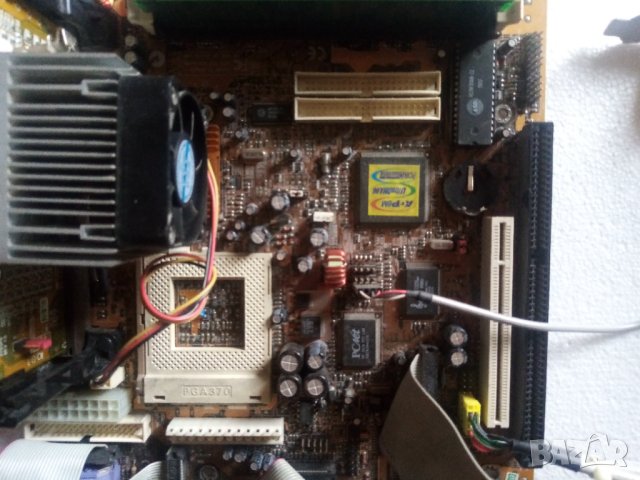 Платка PCChips Soket 370 + Slot1 и  Pentium766 дъно стар компютър, снимка 2 - Дънни платки - 40900174