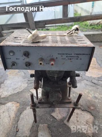 Транзисторен стабилизиран токоизправител  .ТСТ12 -5