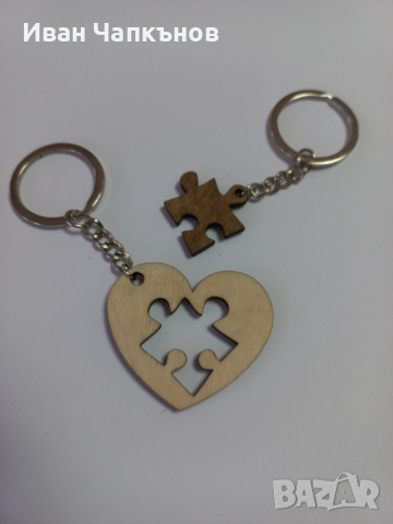 Ключодържател двоен ръчно изработен сърце и парче пъзел, снимка 2 - Ръчно изработени сувенири - 44574787