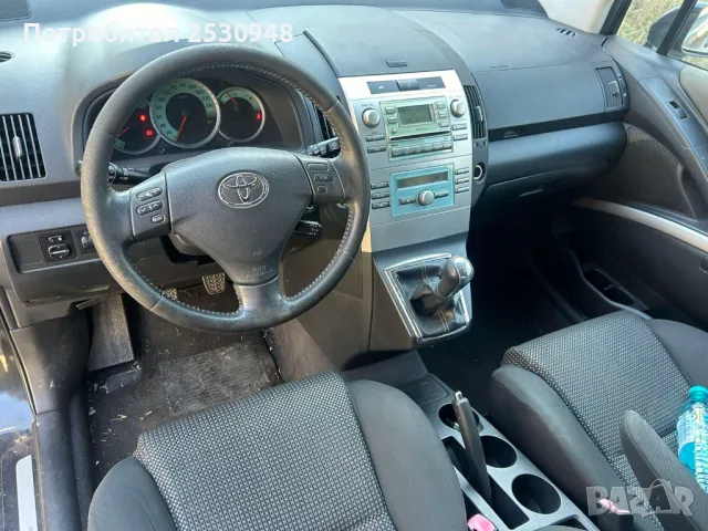 Toyota Corolla Verso 2.2 D-CAT на части, снимка 8 - Автомобили и джипове - 47443684