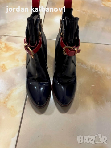 Подарявам - дамски тъмно сини лачени боти Елиза Eliza номер - 36 стелка - 23см. ток - 7см.