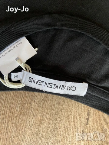 Calvin Klein, размер М, снимка 2 - Тениски - 51325415