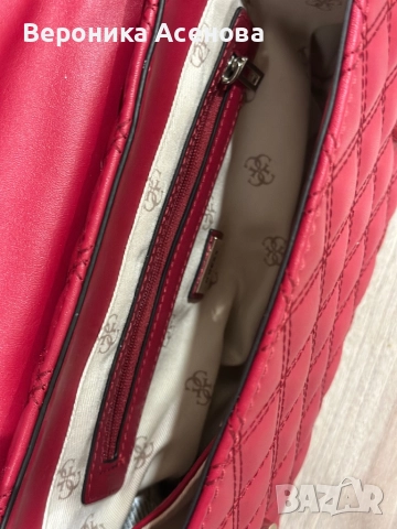 Червено бижу чанта Guess, снимка 8 - Чанти - 52541192