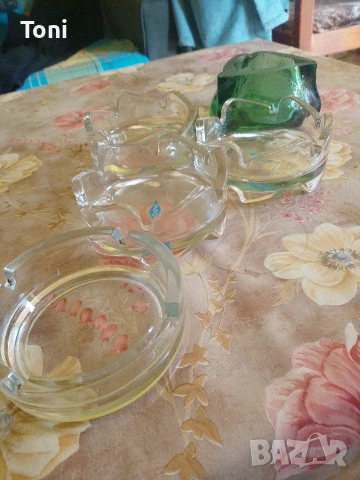 5 пепелника чисто нови стъклени 