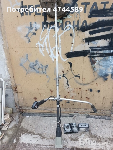 40 волта тример на батерия, снимка 2 - Градинска техника - 53695016