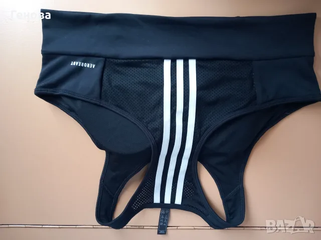 Дамски Спортен сутиен Adidas, снимка 4 - Корсети, бюстиета, топове - 56267101