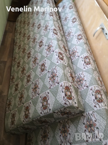 Подарявам две еденични легла с матраци  , снимка 2 - Спални и легла - 53748098