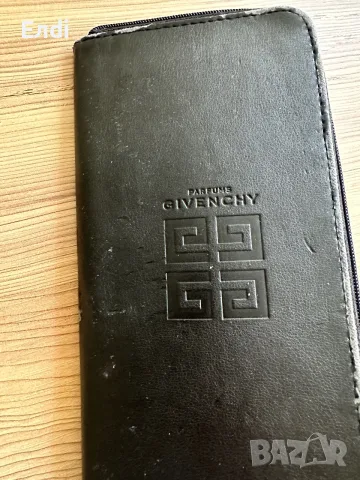 Портмоне Givenchy с подарък