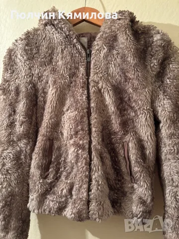 Дамско пухкаво яке с качулка Bershka