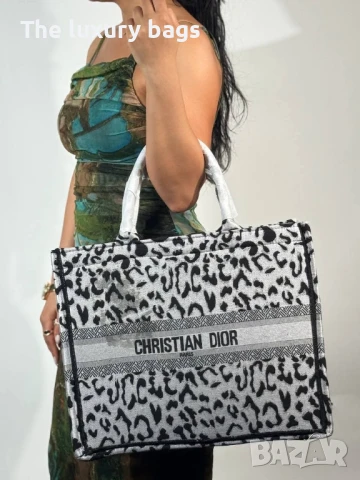 Стилна дамска чанта 