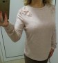 Блуза от много фино и еластично плетиво с дантела и перлички на раменете, снимка 1 - Блузи с дълъг ръкав и пуловери - 41847858