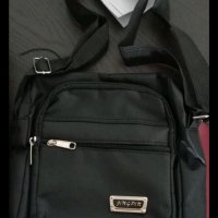 Мъжка стилна чанта за рамо в черно, снимка 10 - Чанти - 41755682
