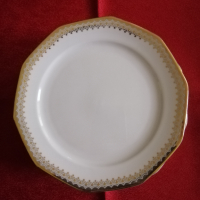 6 броя десертни чинии от фин бял порцелан с позлата, снимка 2 - Чинии - 36174873