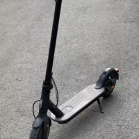 Електрическа Тротинетка Xiaomi Mi Electric Scooter Essential, в Гаранция, снимка 2 - Скейтборд, ховърборд, уейвборд - 42673671