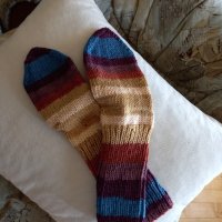 Ръчно плетени мъжки чорапи размер 43, снимка 1 - Мъжки чорапи - 41763179