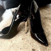 Ости обувки, снимка 1 - Дамски обувки на ток - 41170507
