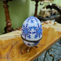 Красиво антикварно колекционерско порцеланово яйце тип Фаберже , снимка 1 - Декорация за дома - 44552511