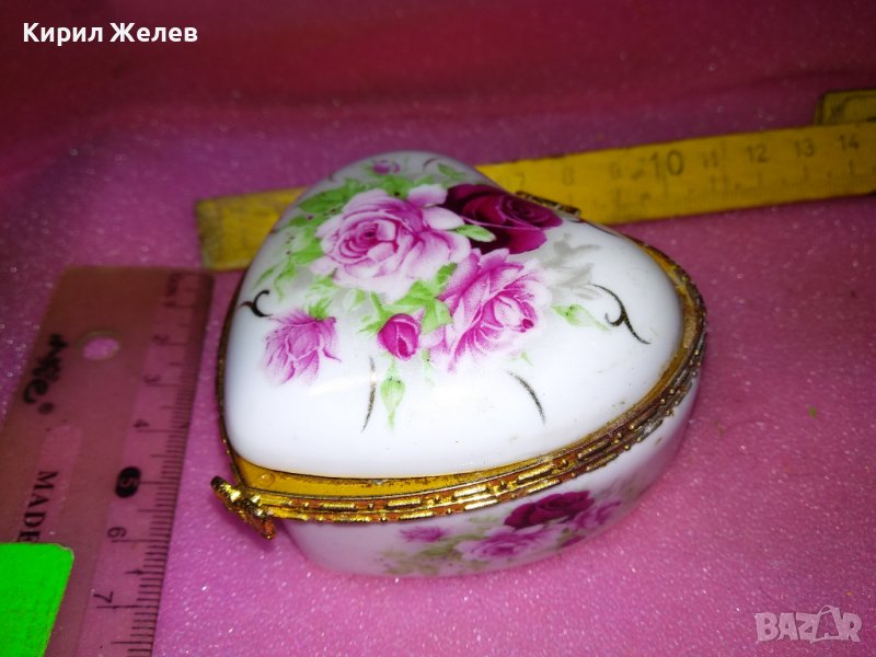 КРАСИВА ПОРЦЕЛАНОВА КУТИЙКА За БИЖУТА - СЪРЧИЦЕ с ФЛОРАЛНА ТЕМАТИКА на КАПАЧЕТО 42859, снимка 1