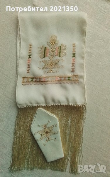 Ръчно бродиран бял и черен копринен шал и кърпичка с български автентичен мотив, снимка 1