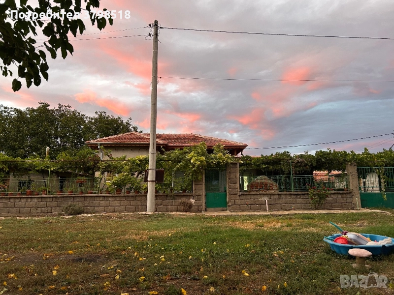 Къща в с. Млекарево, снимка 1