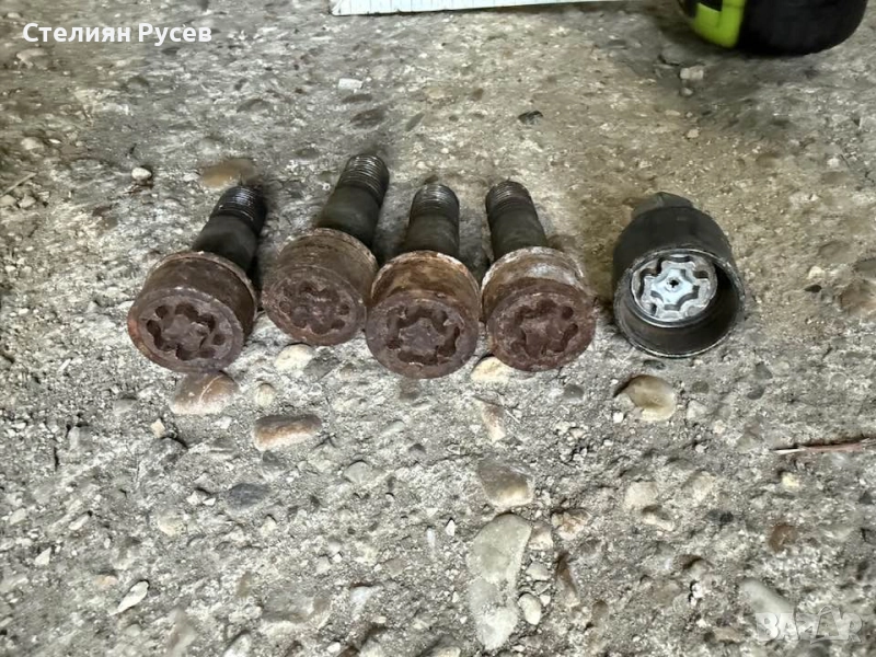 180825 секретни болтове за mercedes S class w 221 -35 лв или 17,9евро 60мм обща дължина 4 перфектни , снимка 1