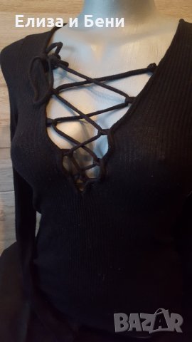 Готик блуза с дълбоко деклоте и връзки, снимка 1 - Блузи с дълъг ръкав и пуловери - 35896908