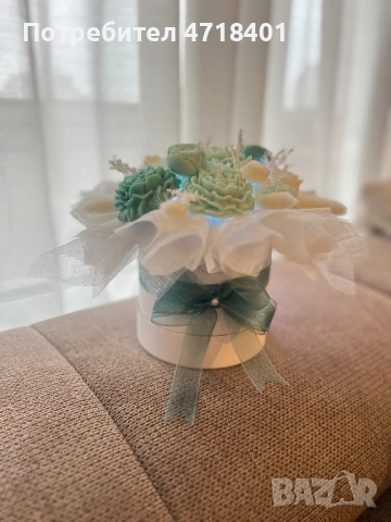 Букети в кутия от соев восък, снимка 3 - Подаръци за жени - 53215882