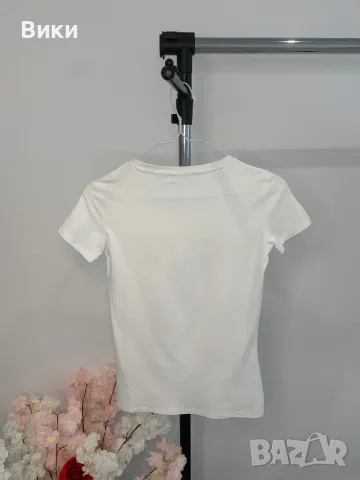 Дамска тениска Guess размер S-M, снимка 9 - Тениски - 49890282