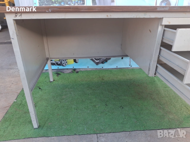 Метален маса с 3 чекмеджета, снимка 4 - Други инструменти - 53803216