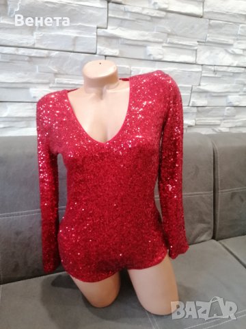 Страхотно боди   Н/М с  пайети 