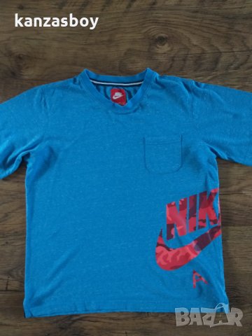  NIKE SS CAMO PKT TEE YTH - страхотна юношеска тениска, снимка 4 - Детски тениски и потници - 34186704