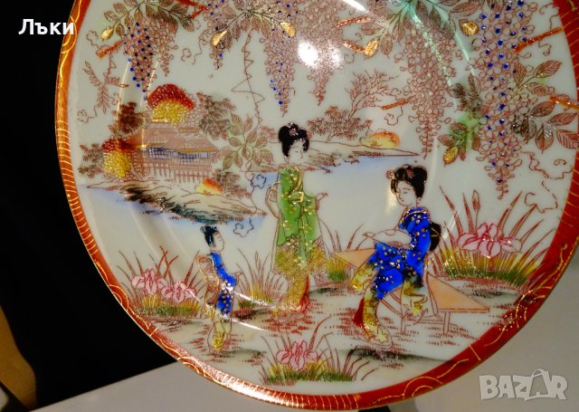 Чиния японски поцелан,златнопис. , снимка 3 - Антикварни и старинни предмети - 42241276